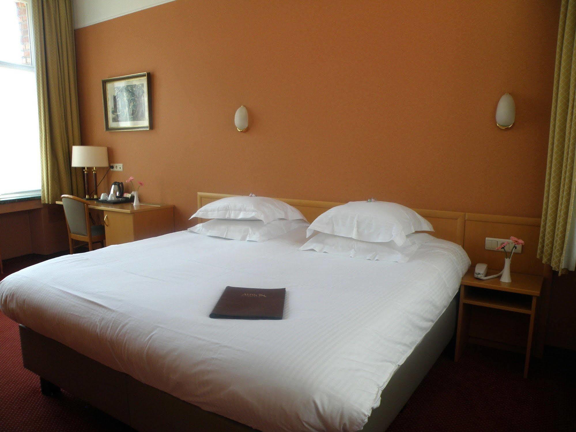 Albion Hotel Іпр Екстер'єр фото