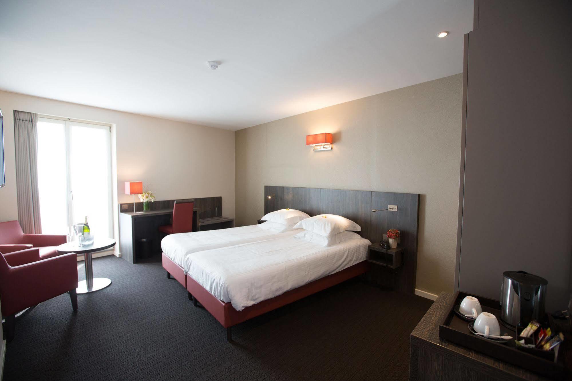 Albion Hotel Іпр Екстер'єр фото