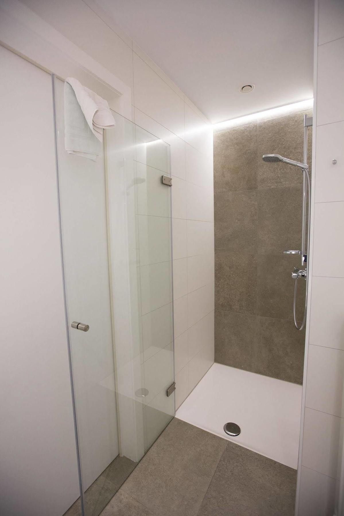 Albion Hotel Іпр Екстер'єр фото