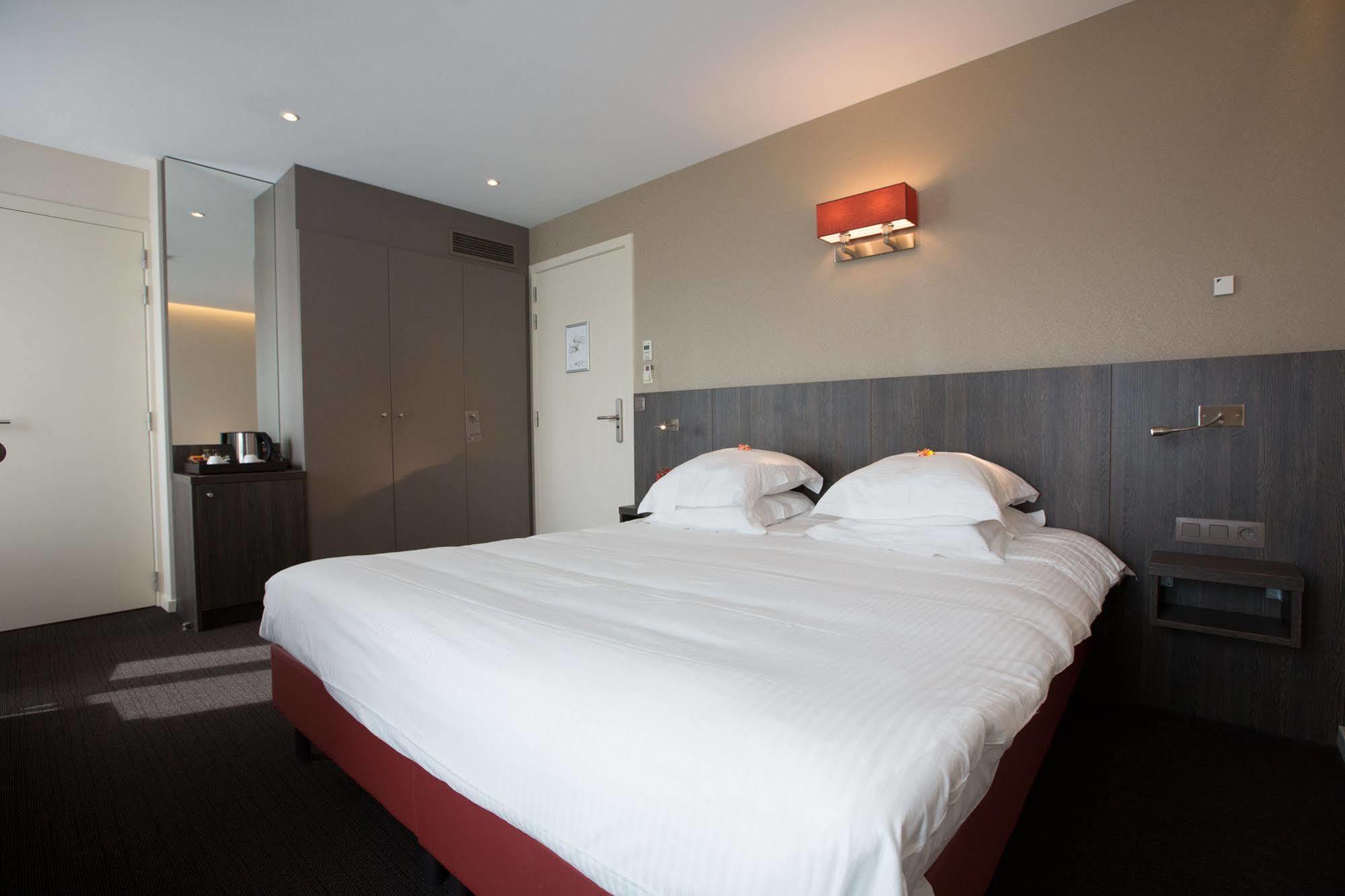 Albion Hotel Іпр Екстер'єр фото