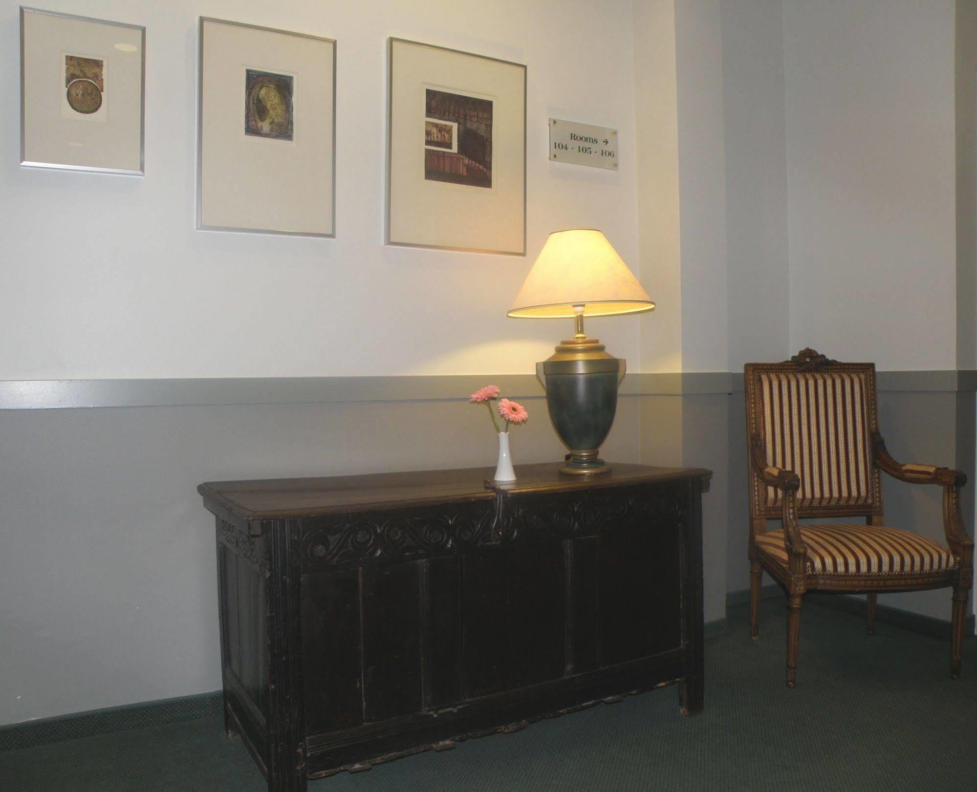 Albion Hotel Іпр Екстер'єр фото